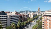 Exterior view of Attic for sale in  Barcelona Capital  with Air Conditioner and Terrace