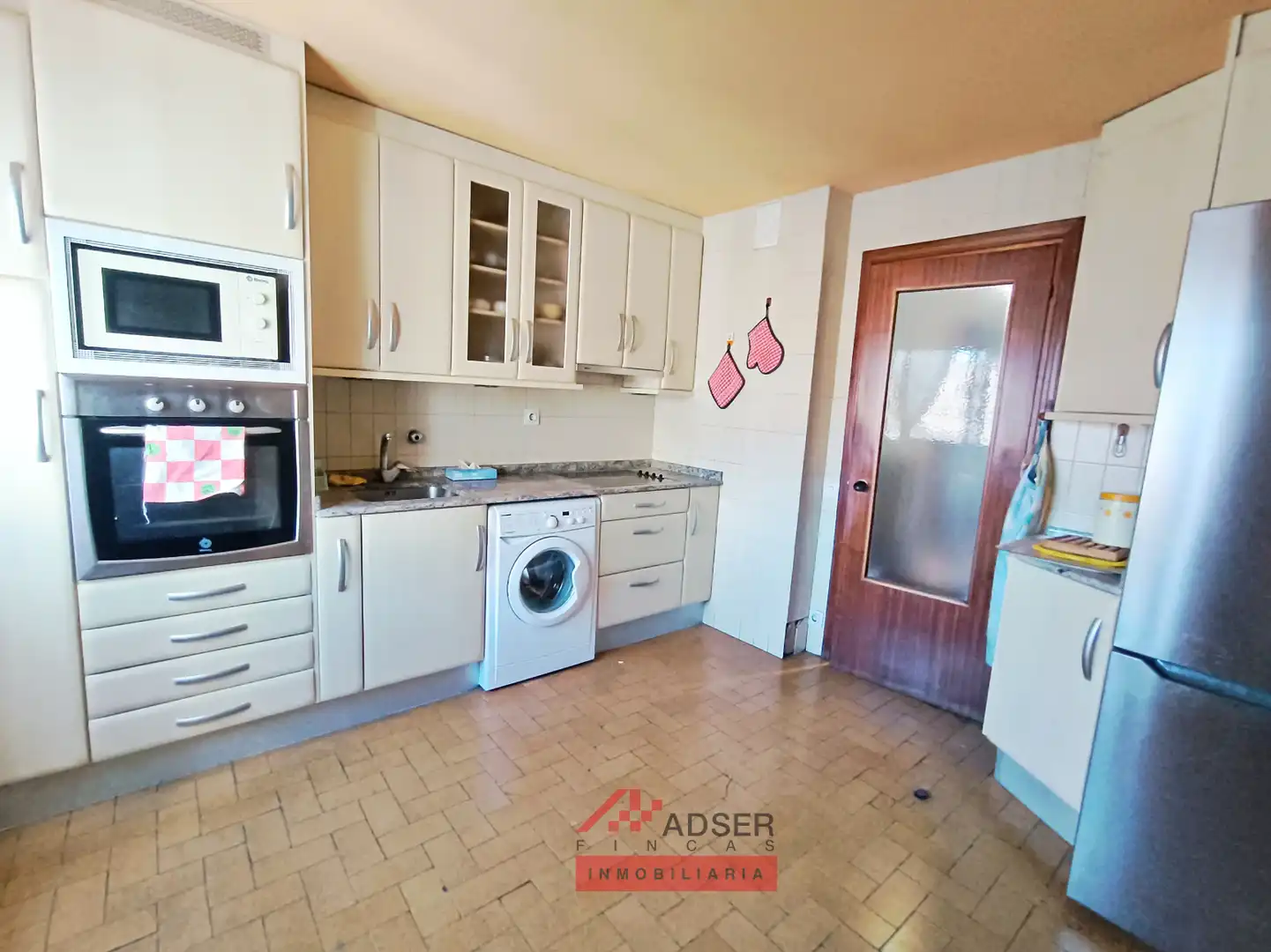 Kitchen of Flat for sale in  Logroño  with Parquet flooring and Terrace