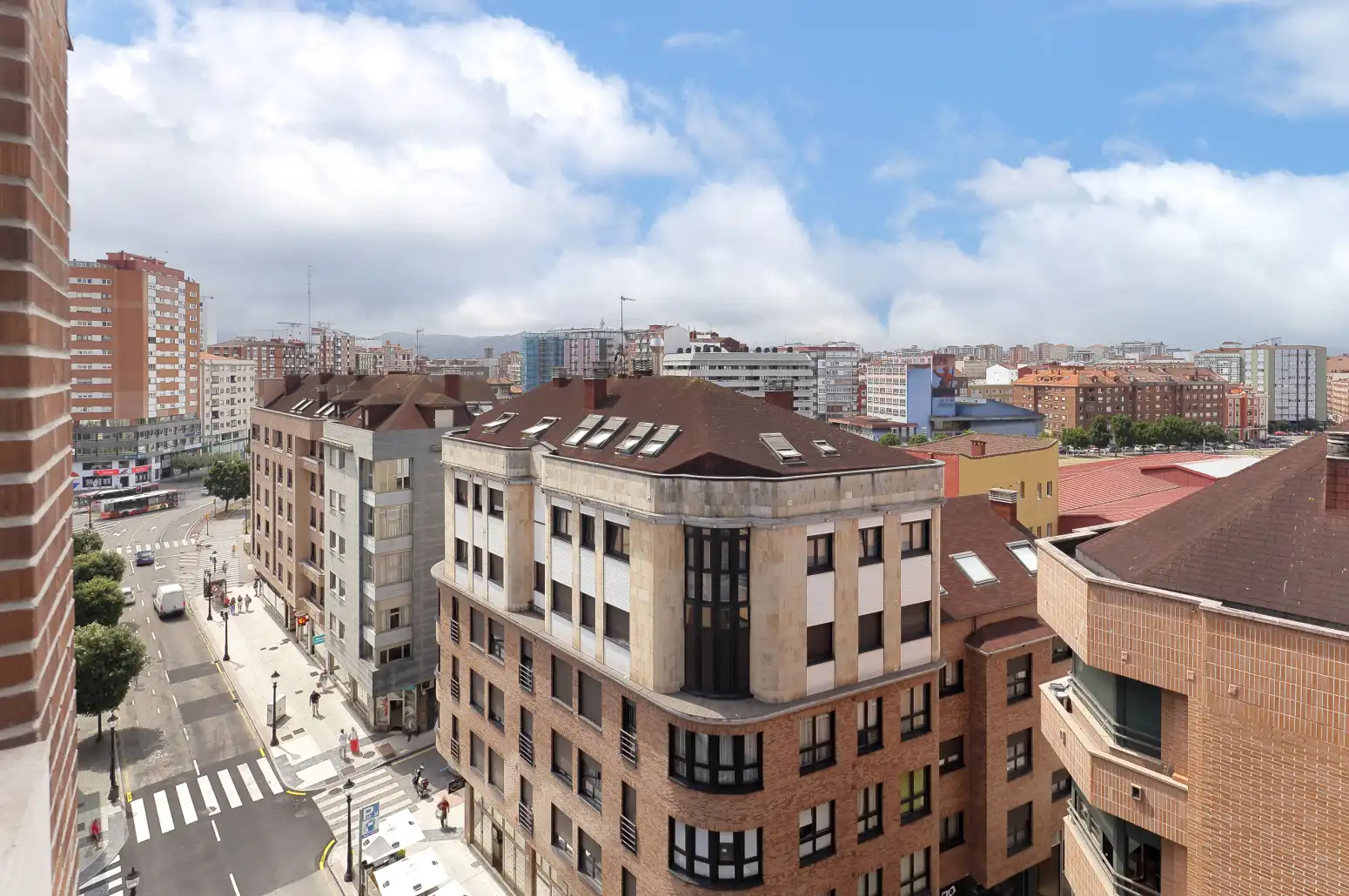 Vista exterior de Pis en venda en Gijón  amb Calefacció, Parquet i Traster