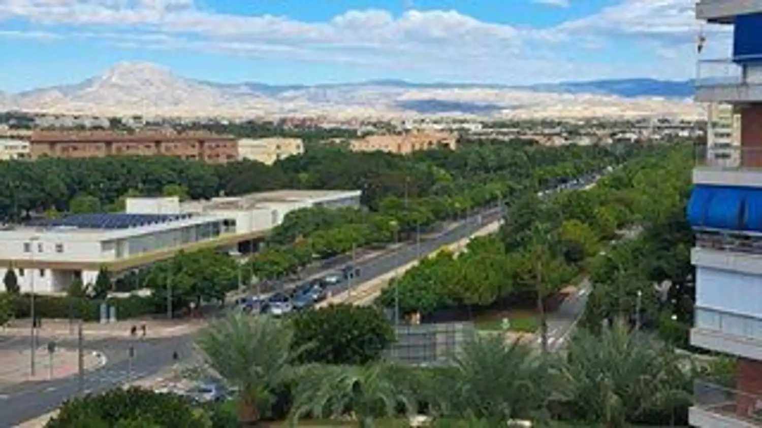Vista exterior de Piso en venta en Alicante / Alacant con Aire acondicionado, Calefacción y Jardín privado