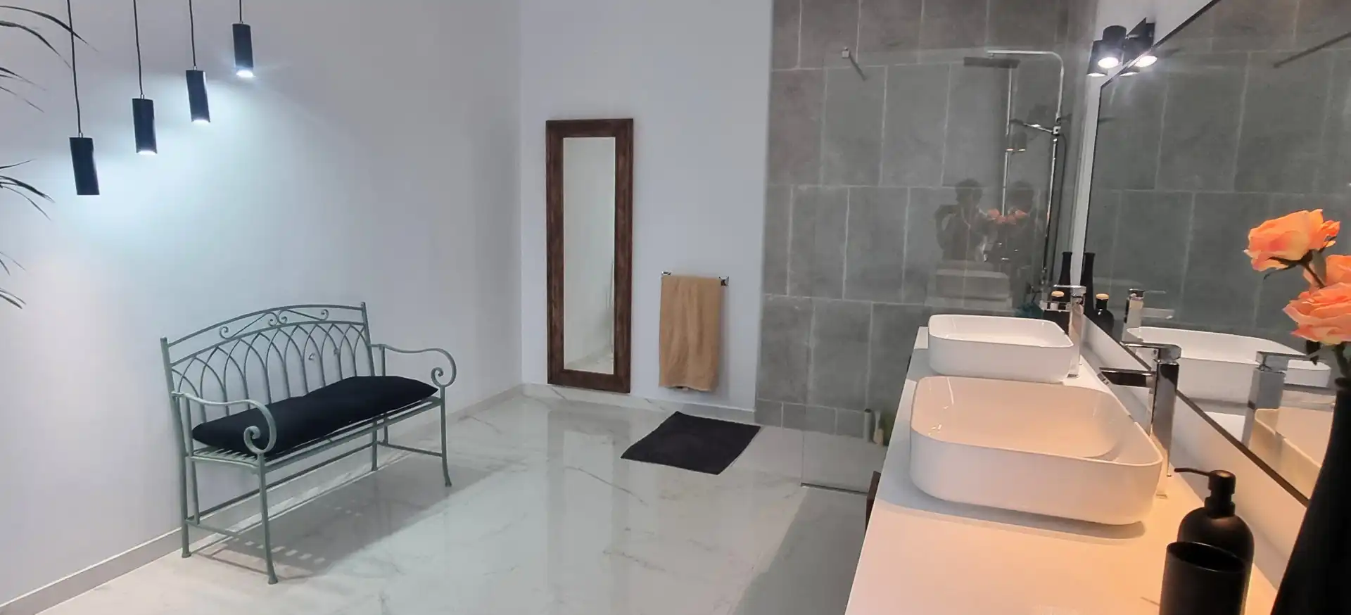 Bany de Casa o xalet en venda en Haría amb Jardí privat, Terrassa i Piscina