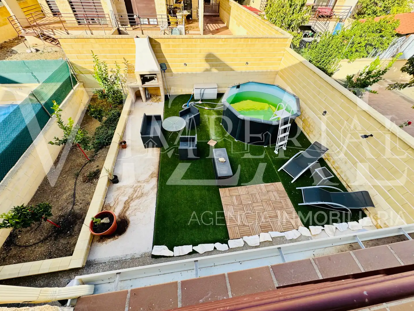 Terrassa de Casa adosada en venda en Noez amb Aire condicionat, Calefacció i Jardí privat