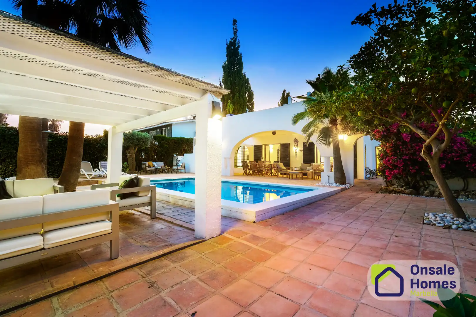 Vista exterior de Casa o chalet en venta en Marbella con Aire acondicionado, Jardín privado y Terraza
