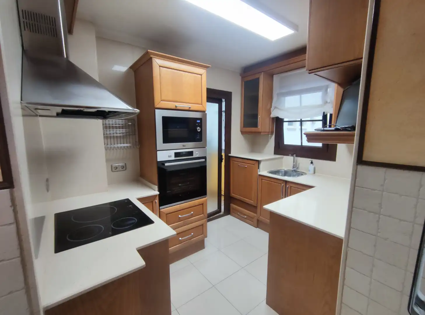 Cocina de Piso de alquiler en Lleida con Aire acondicionado, Calefacción y Amueblado