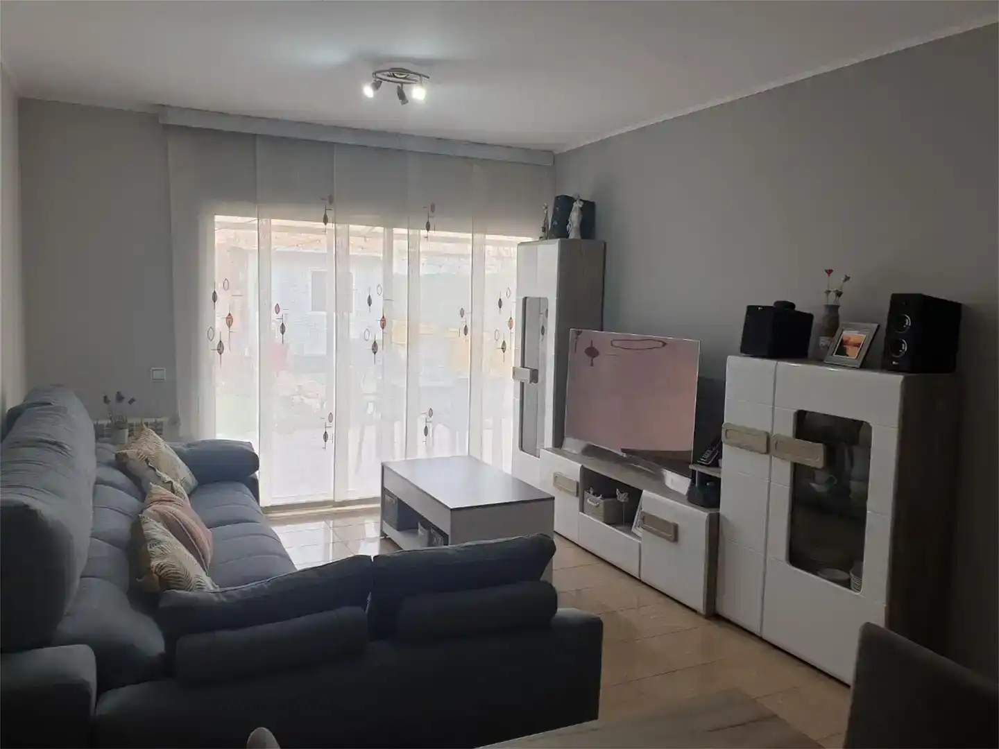 Sala d'estar de Pis en venda en El Morell amb Aire condicionat, Jardí privat i Parquet