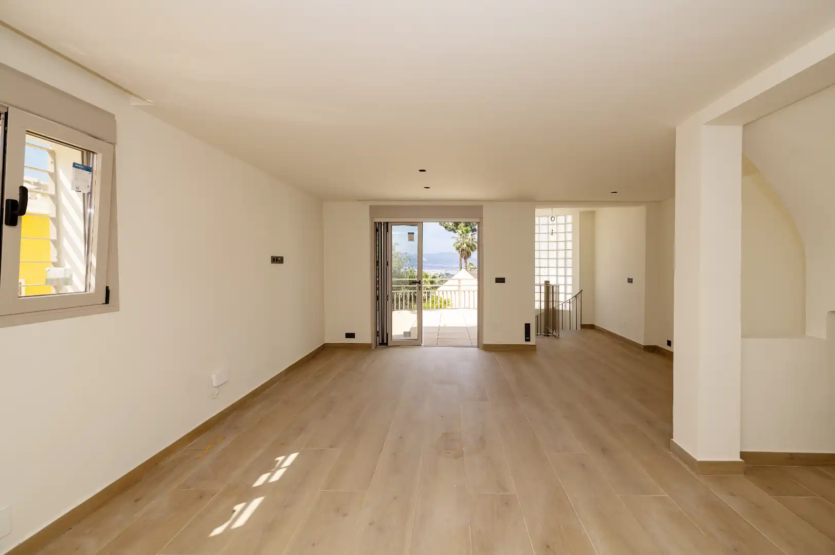 Sala d'estar de Casa adosada en venda en Málaga amb Aire condicionat, Calefacció i Terrassa