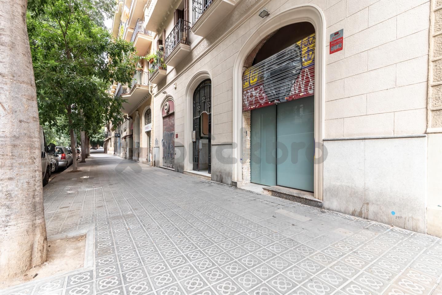 Vista exterior de Local en venta en  Barcelona Capital con Aire acondicionado