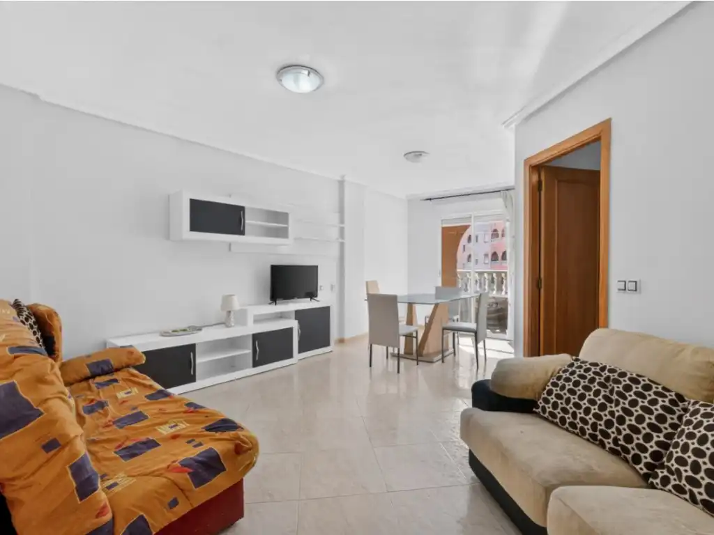 Sala d'estar de Apartament en venda en Torrevieja amb Piscina comunitària