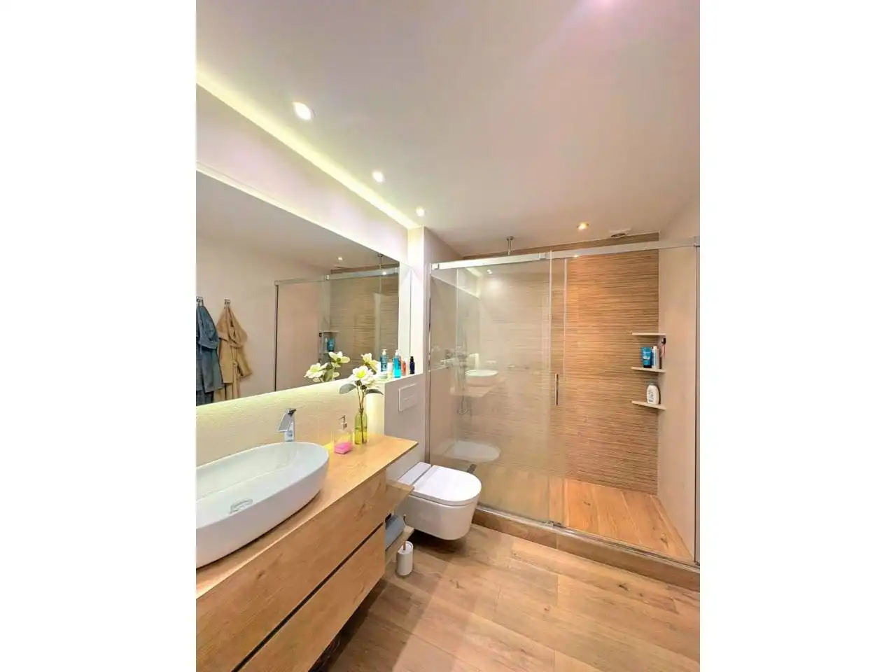 Bathroom of Houses for sale in Montmeló  with Air Conditioner, Heating and Private garden