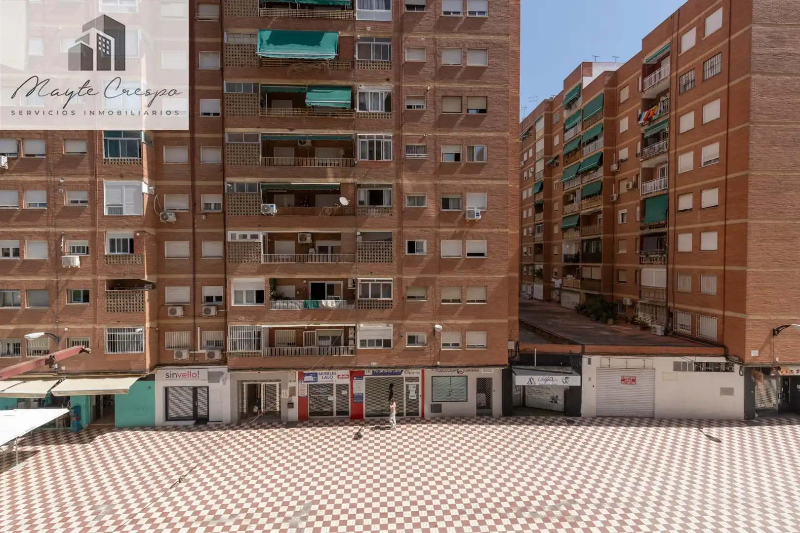 Vista exterior de Piso en venta en Granada con Terraza, Amueblado y Balcón