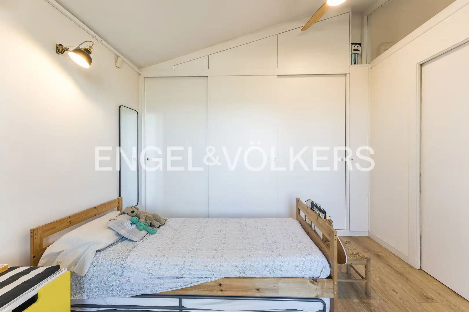 Habitación de Ático en venta en Sant Joan Despí con Aire acondicionado, Calefacción y Parquet