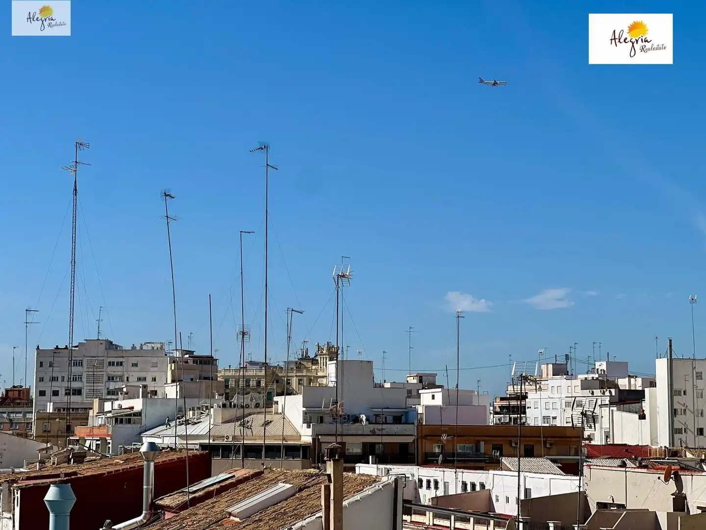 Außenansicht von Maisonette zum Verkauf in Valencia mit Klimaanlage, Heizung und Terrasse