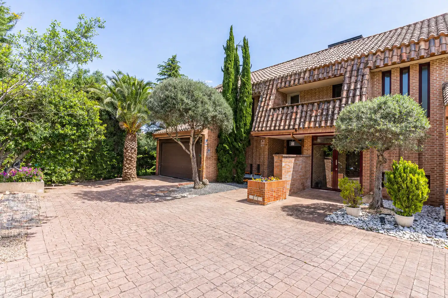 Exterior view of Detached homes for sale in Torrelodones  with Heating, Private garden and Swimming Pool