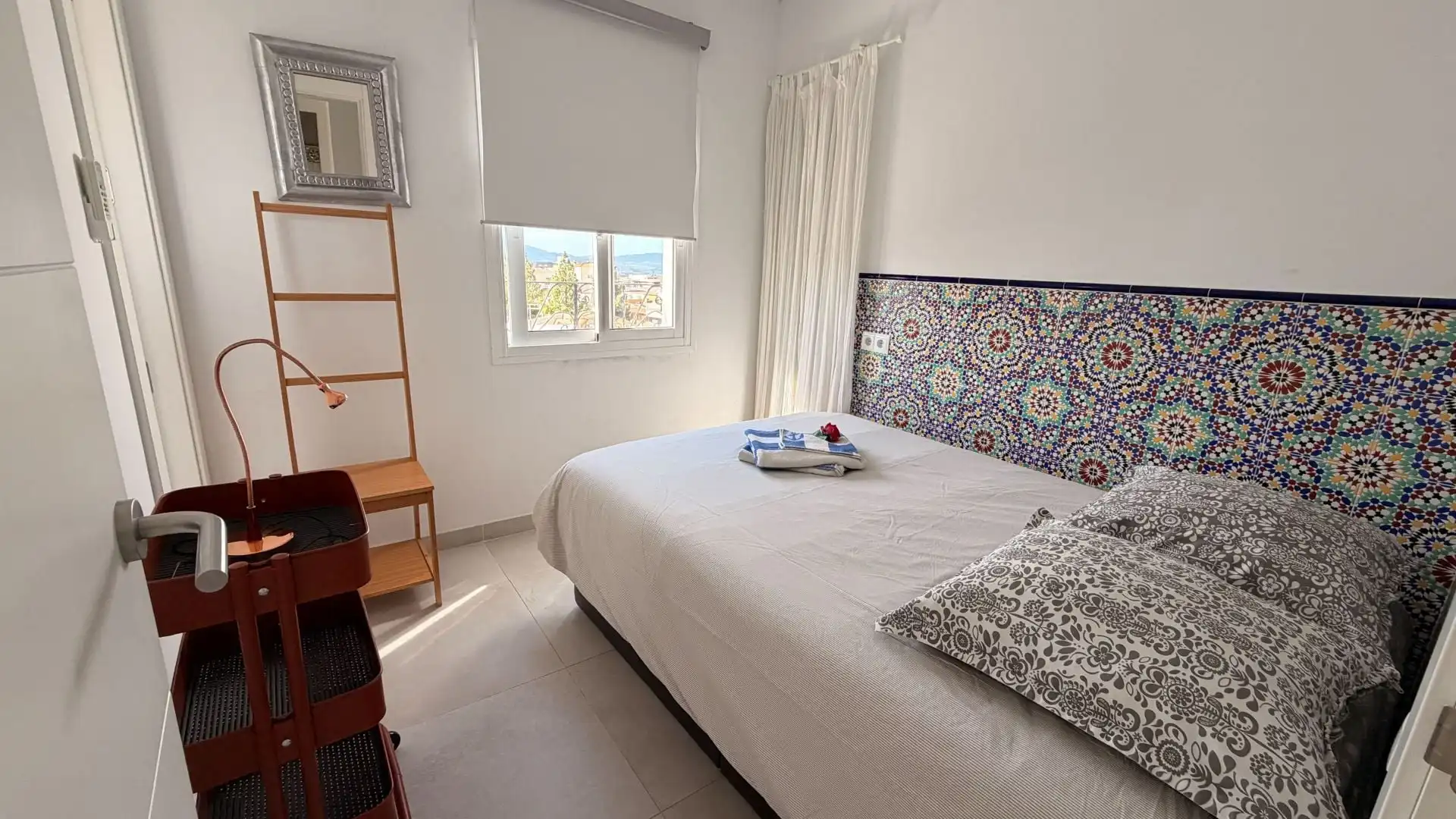 Dormitori de Casa adosada en venda en Alhaurín El Grande amb Aire condicionat i Piscina