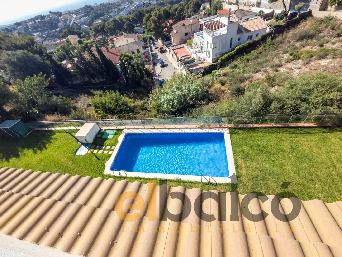 Piscina de Casa adosada en venda en Calafell amb Calefacció, Jardí privat i Parquet