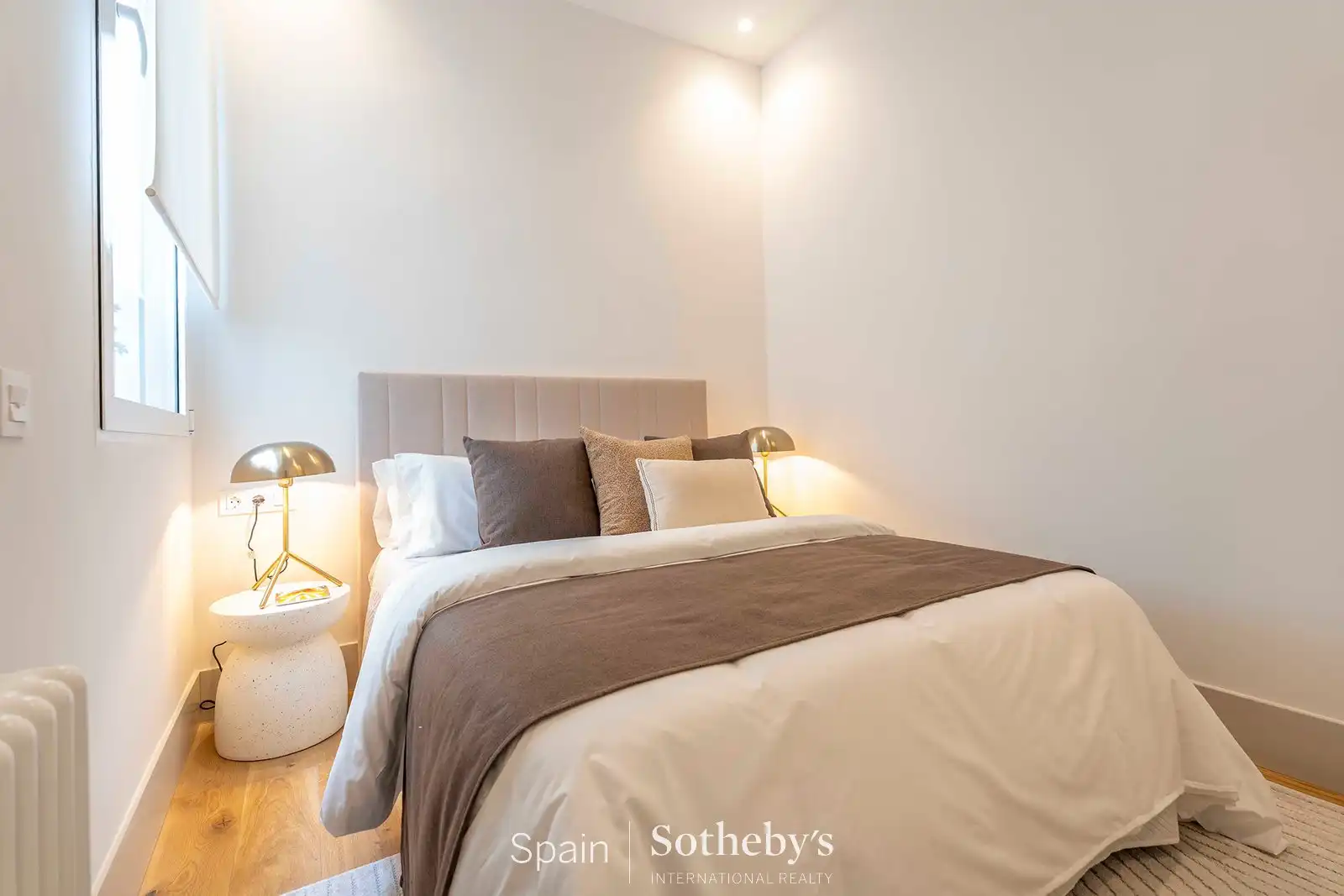 Bedroom of Apartments for sale in Madrid  with Air Conditioner and Heating