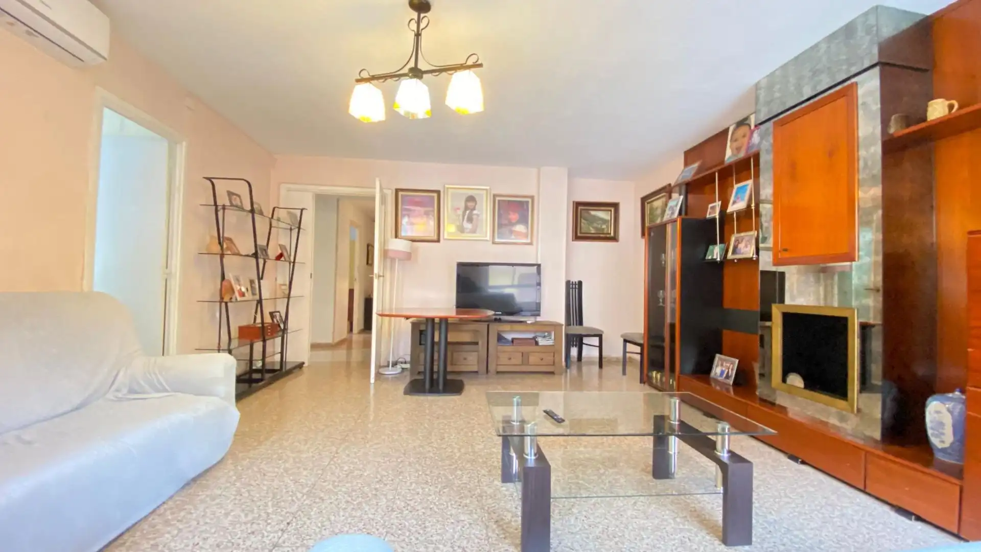 Sala d'estar de Pis en venda en Alicante / Alacant amb Aire condicionat i Moblat