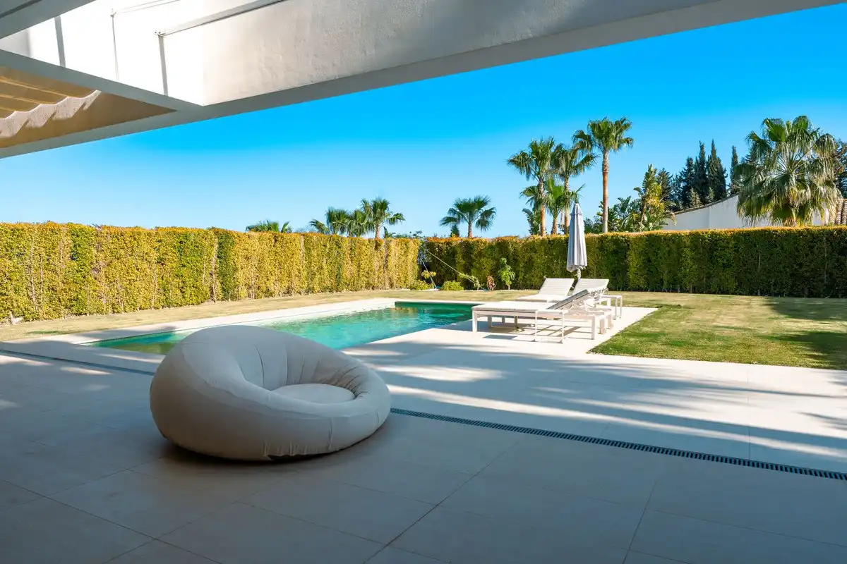 Terrassa de Casa o xalet de lloguer en Estepona amb Jardí privat, Piscina i Alarma
