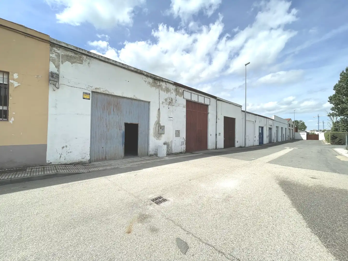 Außenansicht von Fabrikhallen zum Verkauf in Santa Marta de Tormes