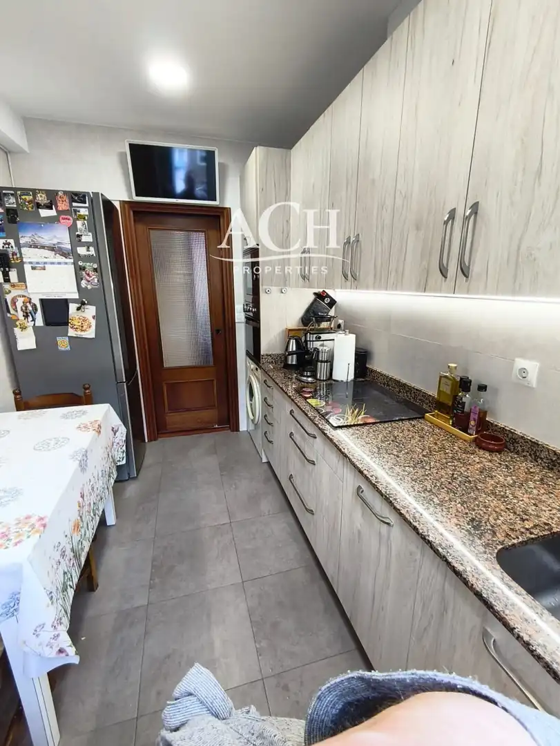 Cocina de Piso de alquiler en Bilbao  con Amueblado, Lavadora y TV