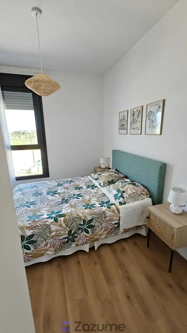 Bedroom of Flat for rent in Sevilla  with Air Conditioner, Private garden and Parquet flooring