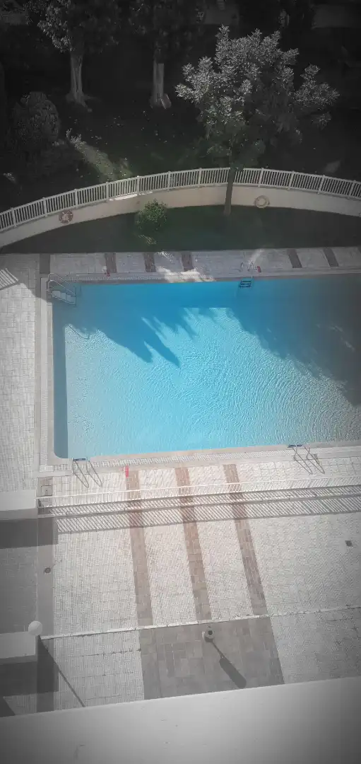 Piscina de Pis en venda en Madrid amb Calefacció, Jardí privat i Parquet