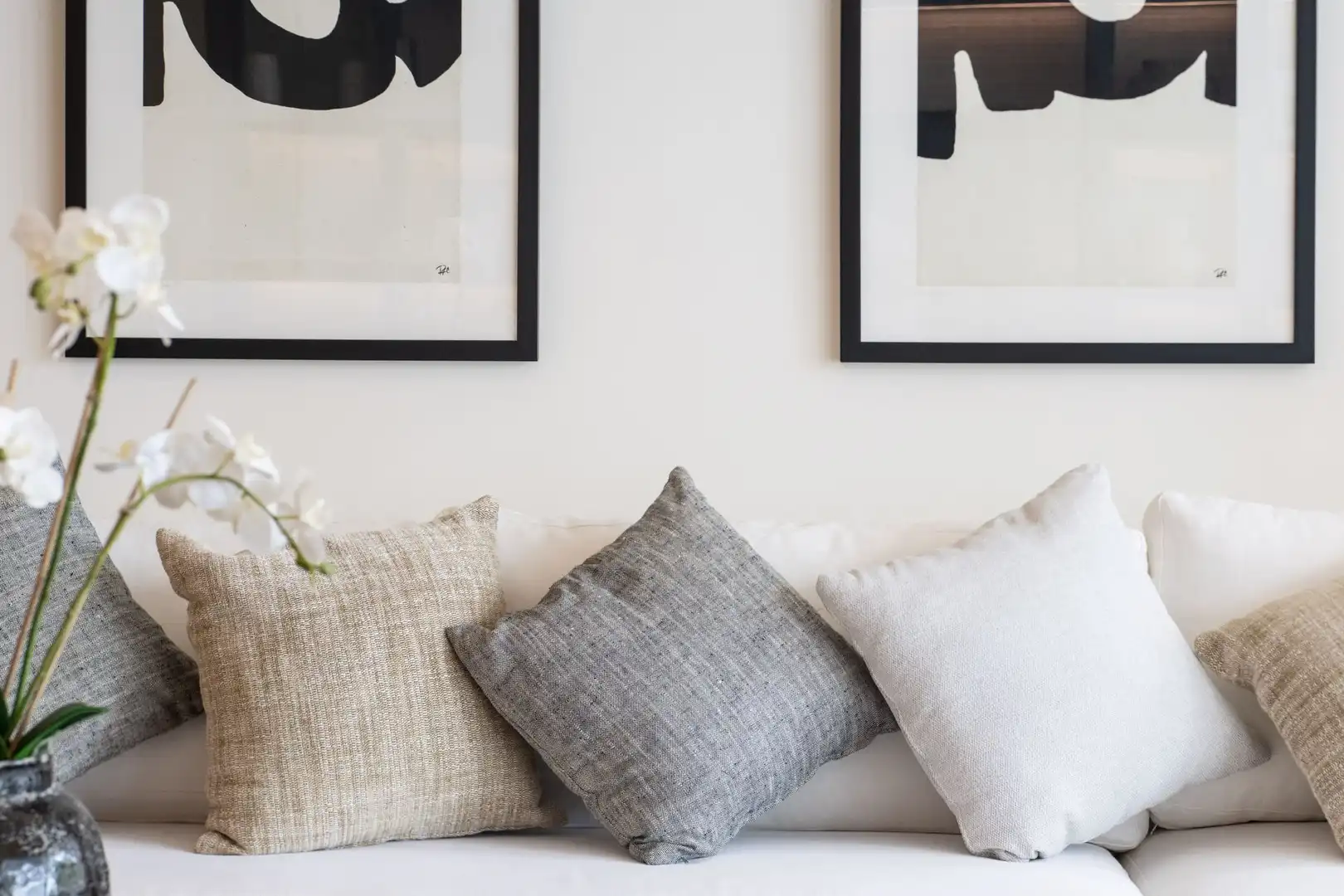 Wohnzimmer von Wohnung zum Verkauf in Marbella mit Klimaanlage, Privatgarten und Parkett
