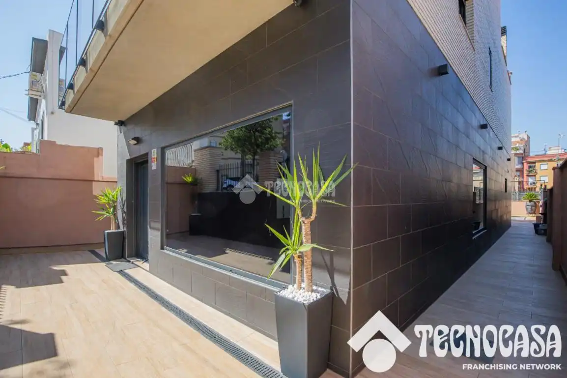 Terrassa de Casa o xalet en venda en Santa Coloma de Gramenet amb Aire condicionat, Calefacció i Terrassa
