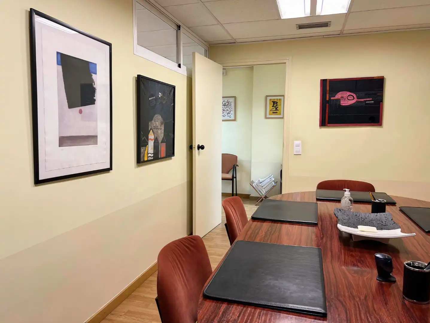 Comedor de Oficina en venta en Barcelona con Aire acondicionado, Amueblado y Internet