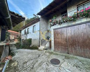 Vista exterior de Casa o xalet en venda en Llanes amb Calefacció, Jardí privat i Terrassa