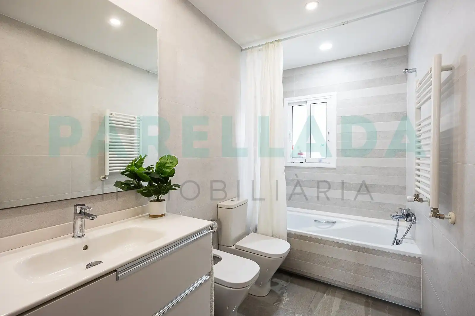 Baño de Casa o chalet en venta en Badalona con Aire acondicionado, Calefacción y Jardín privado
