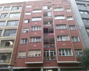 Vista exterior de Pis en venda en Bilbao  amb Balcó