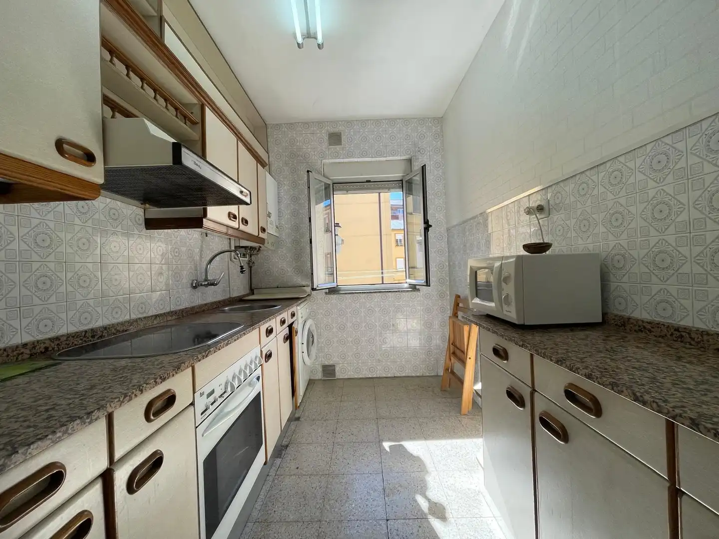 Kitchen of Flat for sale in Zona Alta