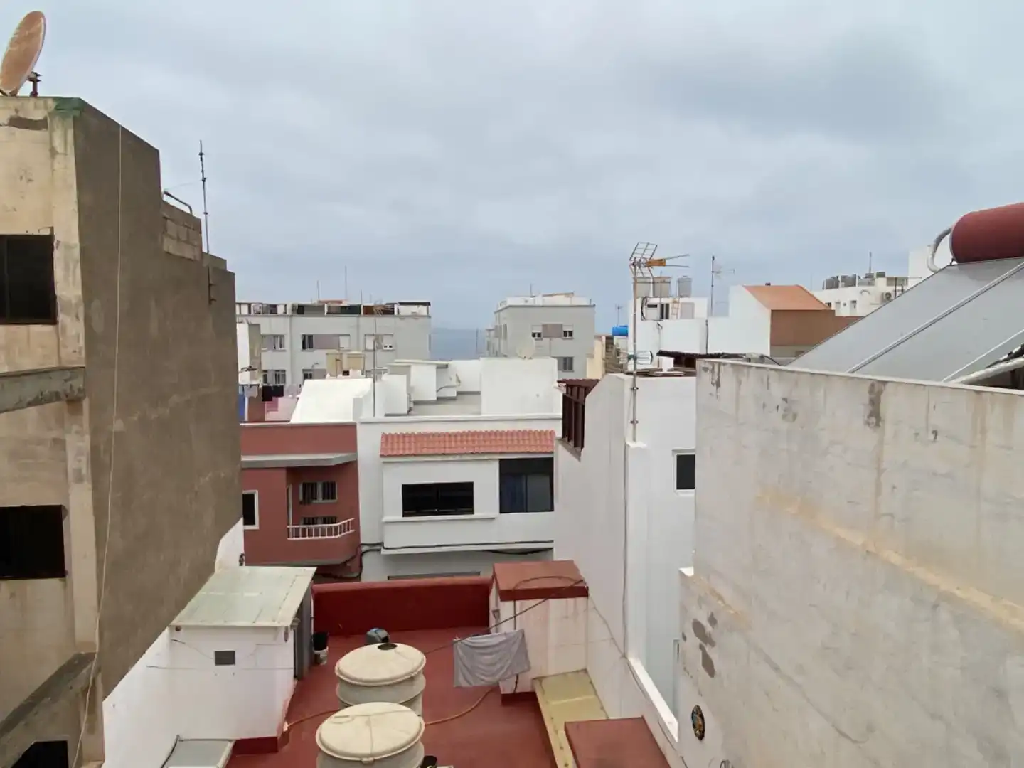 Vista exterior de Casa adosada en venda en Las Palmas de Gran Canaria amb Moblat