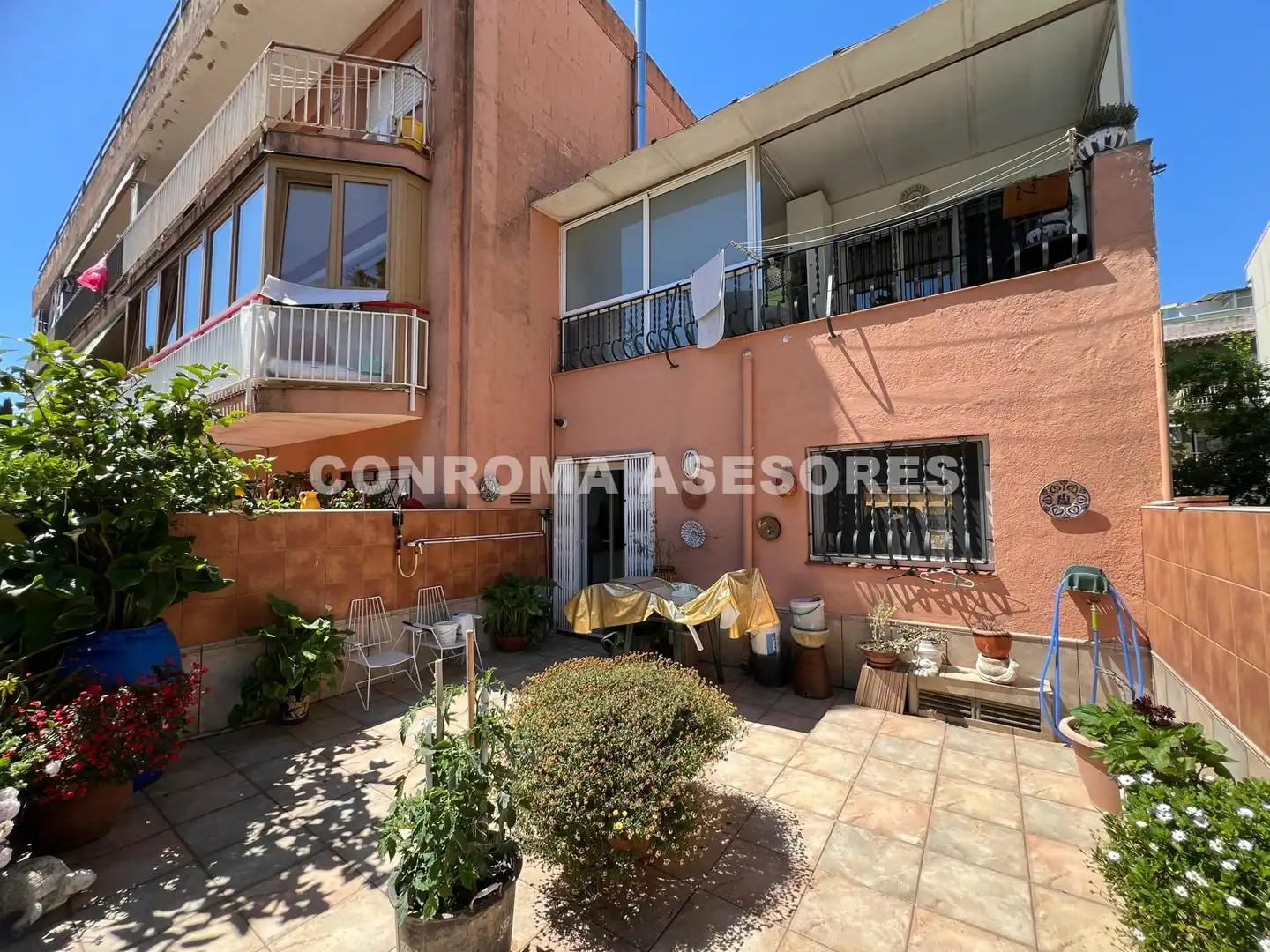 Vista exterior de Casa o xalet en venda en Malgrat de Mar amb Aire condicionat, Calefacció i Jardí privat