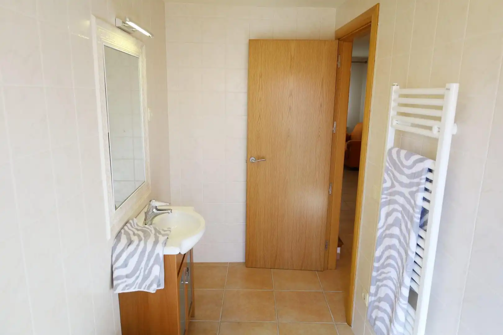 Bathroom of Houses for sale in Híjar  with Air Conditioner, Heating and Terrace
