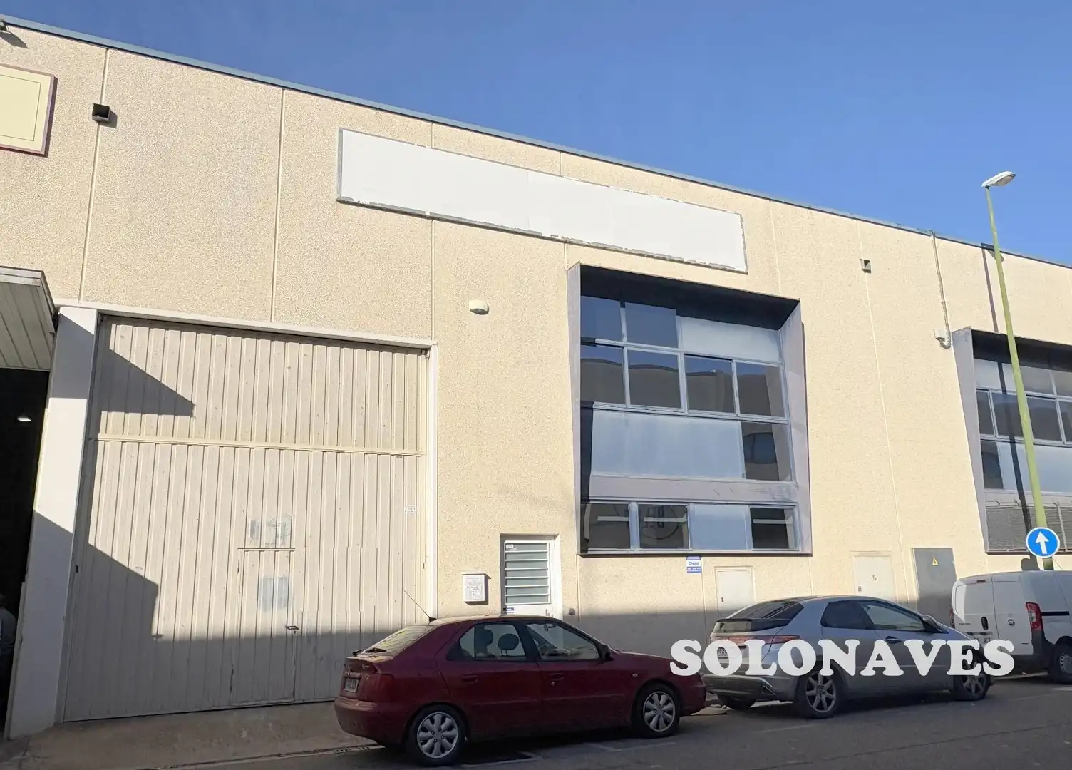 Außenansicht von Fabrikhallen zur Miete in Zaragoza
