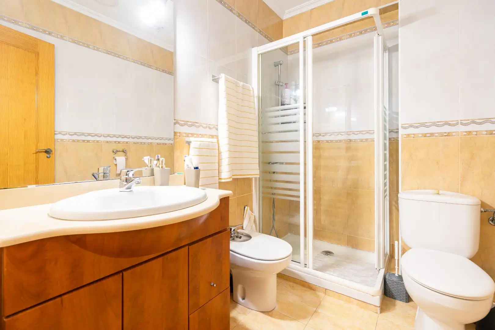 Bathroom of Flat for sale in Sevilla  with Air Conditioner, Furnished and Balcony