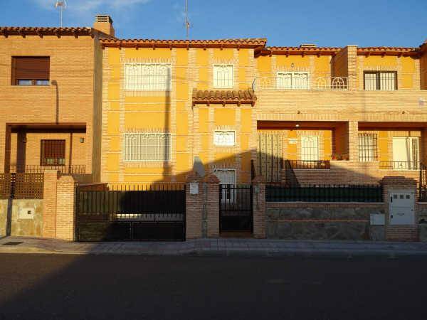Casa-chalet en Venta en C/ Manuel Machado  en Añover de Tajo