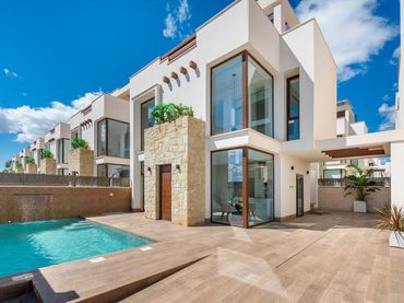 Villa con piscina in vendita a Los Montesinos