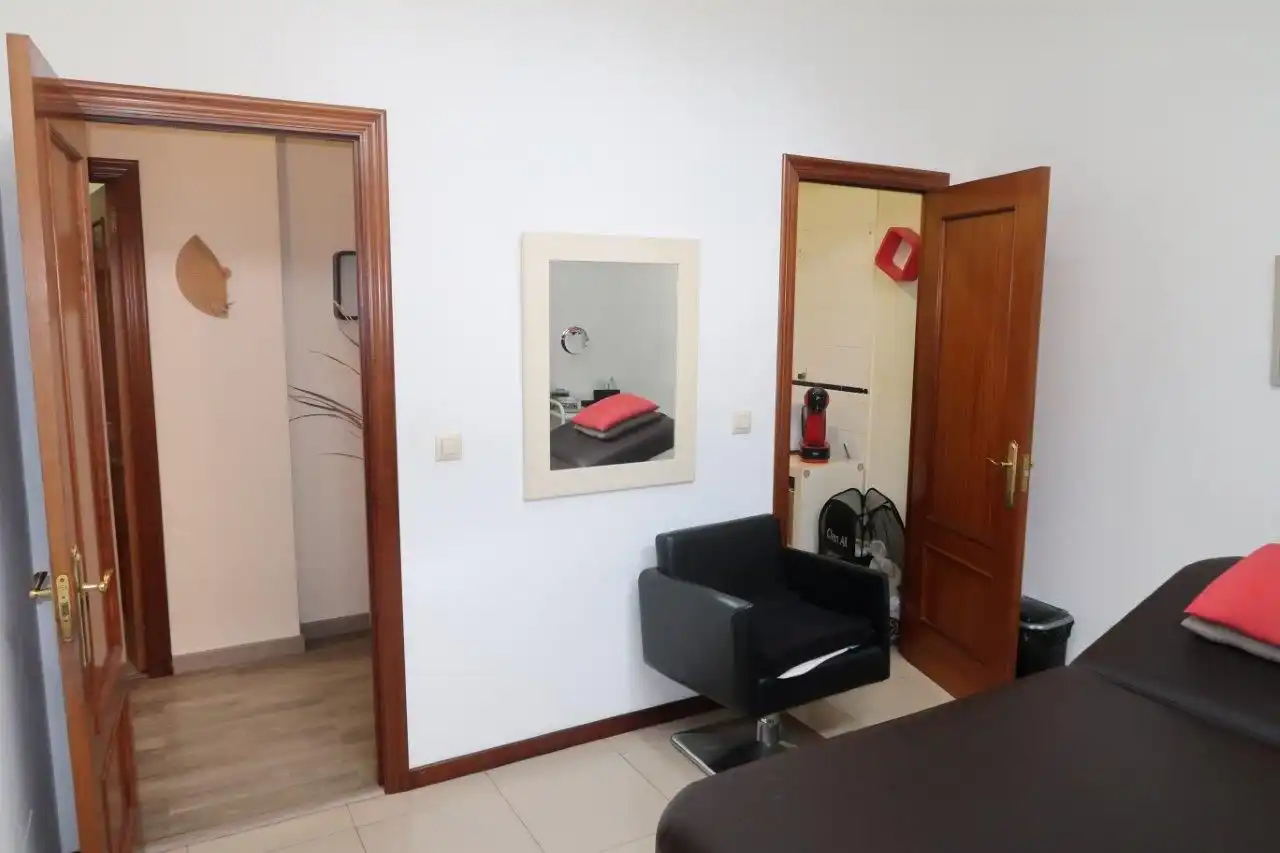 Habitación de Local en venta en A Coruña Capital 