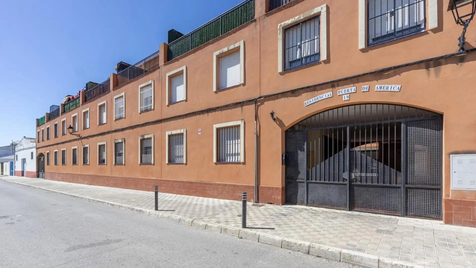 Vista exterior de Dúplex en venta en Pilas con Terraza