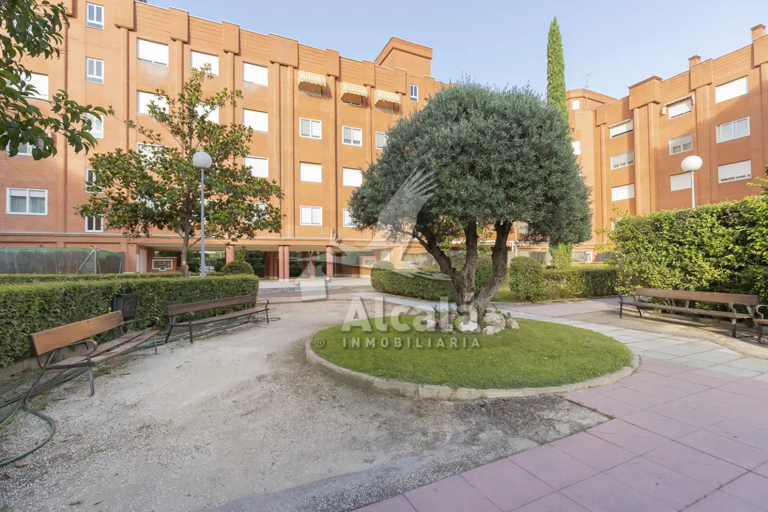 Vista exterior de Piso en venta en Alcalá de Henares con Aire acondicionado, Calefacción y Trastero