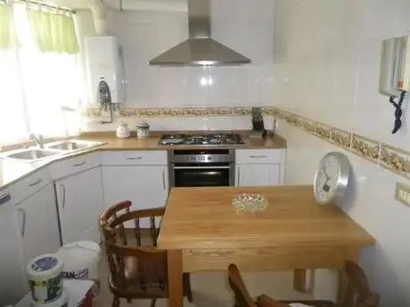 Cocina de Piso de alquiler en Vigo  con Calefacción, Parquet y Amueblado