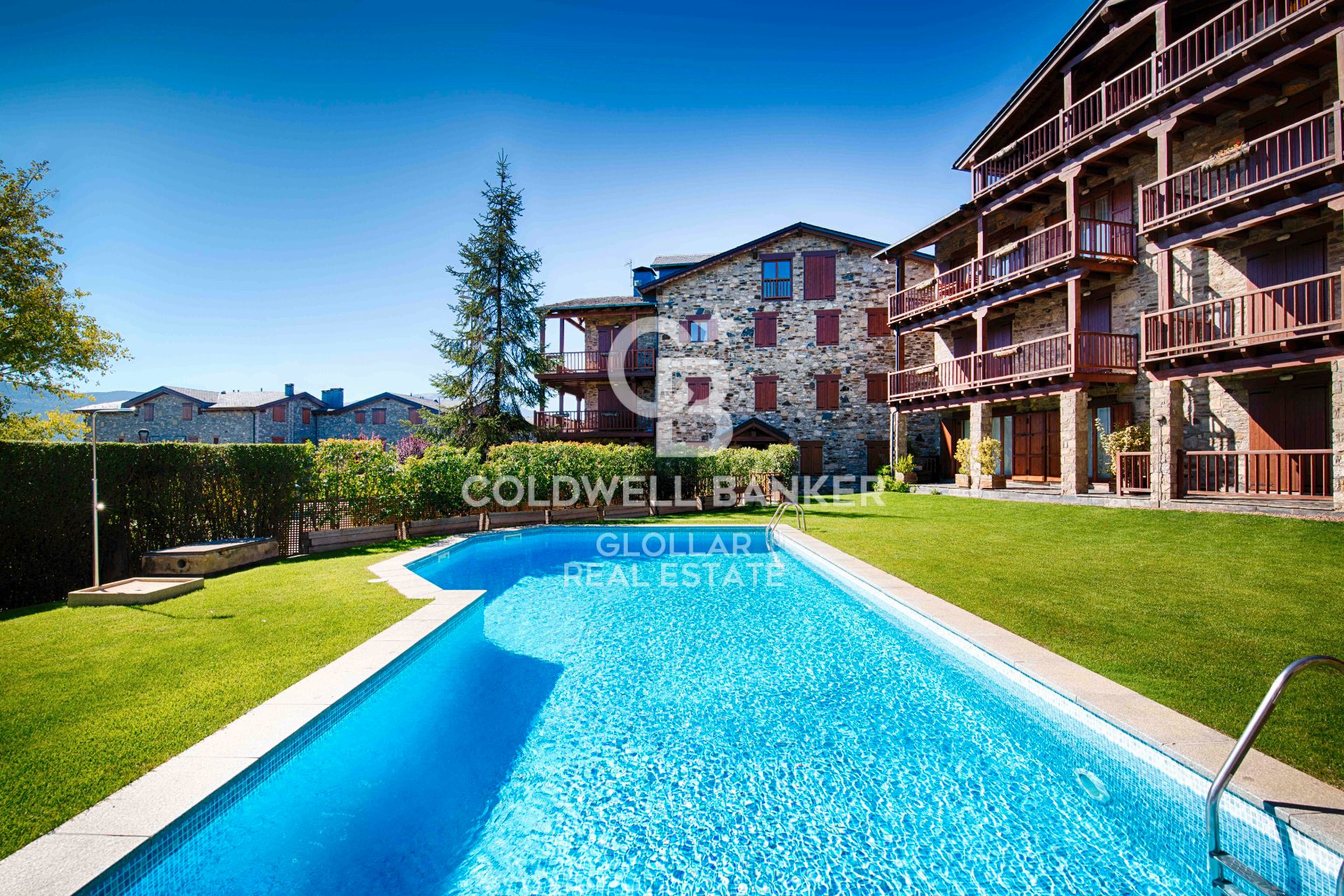 Vista exterior de Dúplex en venda en Puigcerdà amb Calefacció, Parquet i Terrassa