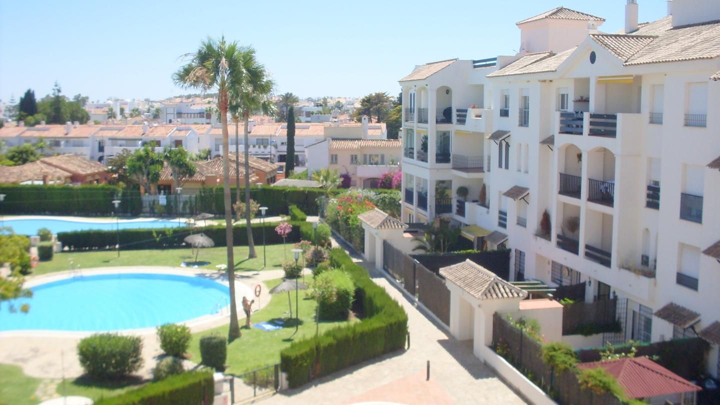 Vista exterior de Apartament de lloguer en Marbella amb Aire condicionat, Moblat i Piscina comunitària