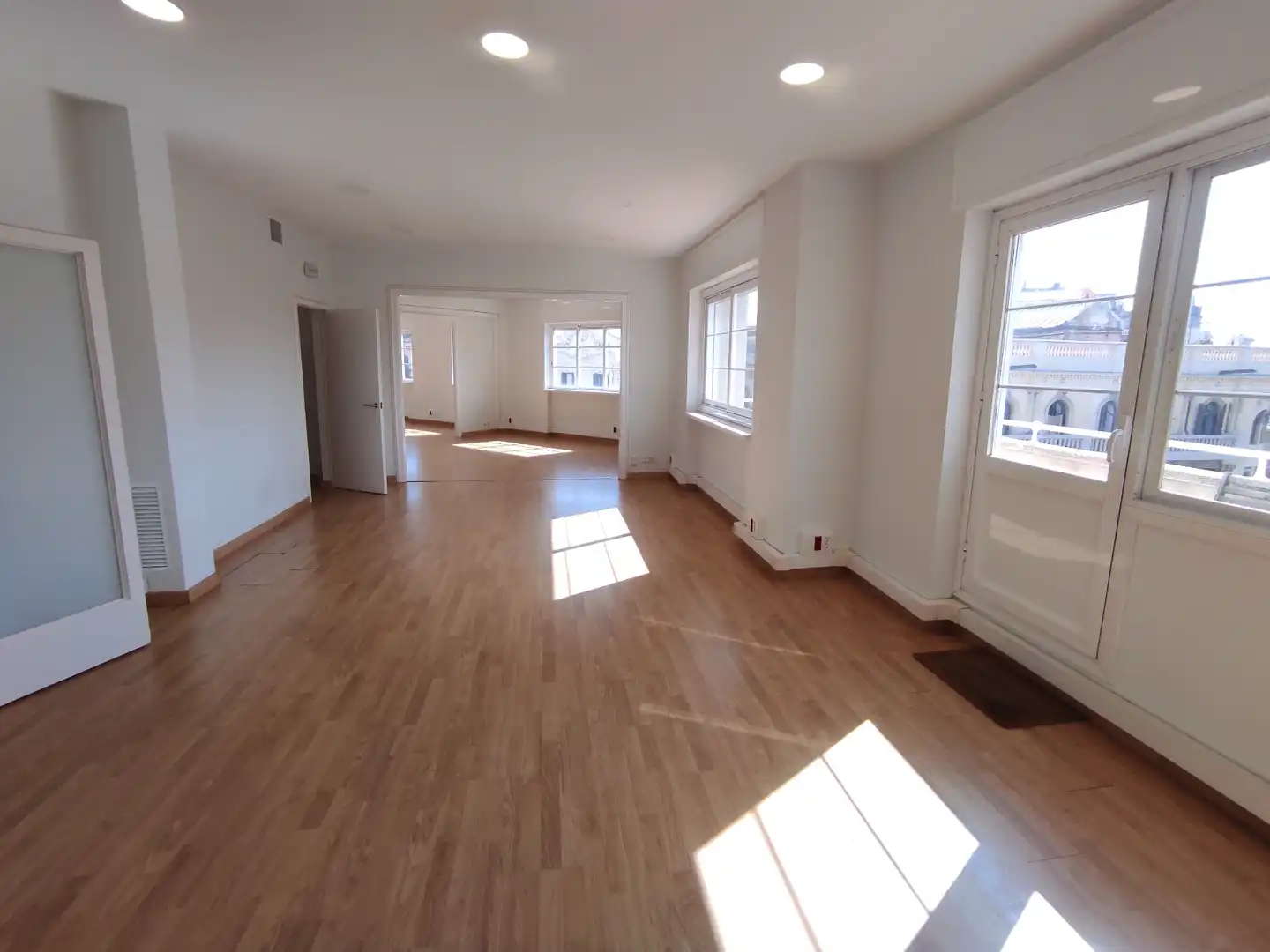 Wohnzimmer von Büro zur Miete in Barcelona mit Klimaanlage, Heizung und Balkon
