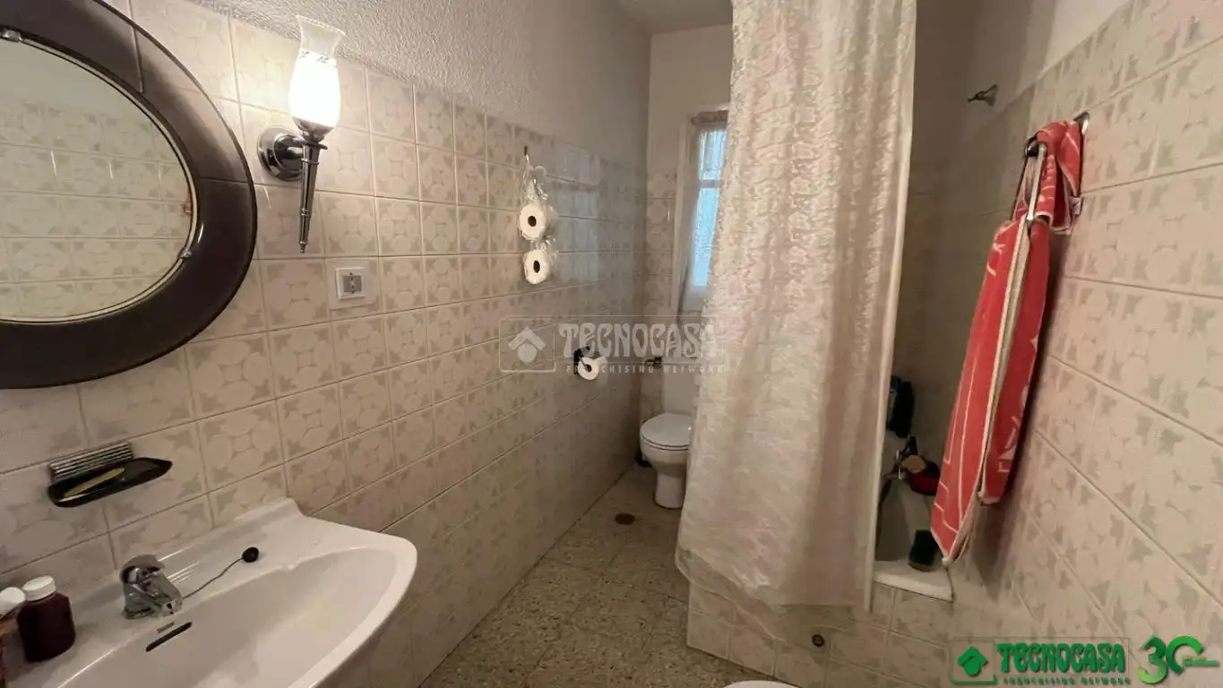 Bathroom of Detached homes for sale in Arenas de San Pedro
