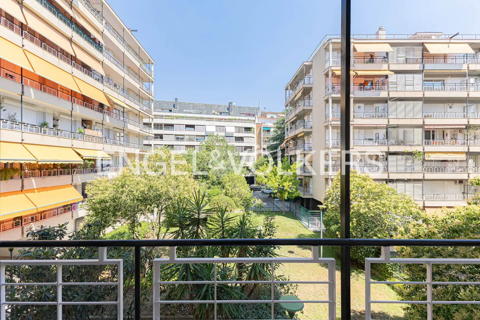 Vista exterior de Pis en venda en Barcelona amb Aire condicionat, Calefacció i Parquet