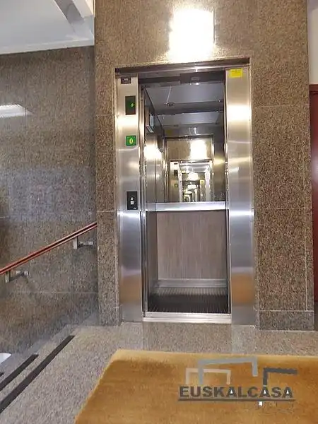 Oficina en venta en Bilbao  con Calefacción
